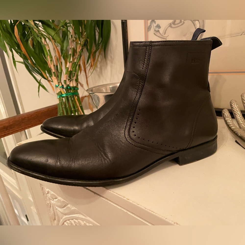 Hugo Boss Men’s Leather Boot Size 9 EUC Worn Twice a